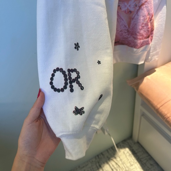 Olivia Rodrigo- Butterfly Halo Sour Merch (white M) - Picture 4 of 5